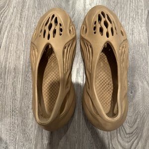 Yeezy foam runners - men’s size 9